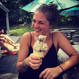 Meet your Posher, Cecelia